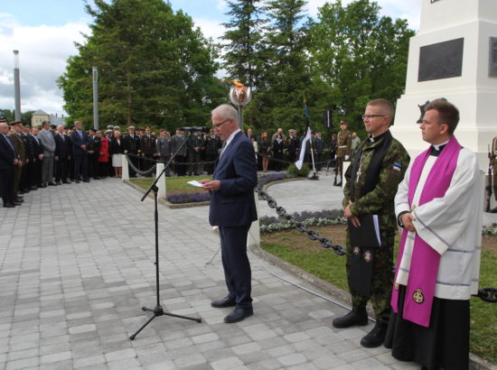 Riigikogu esimees Eiki Nestor osales võidupühaga seotud sündmustel Rakveres