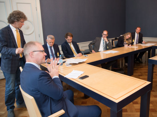 Riigikaitsekomisjoni esimees Hannes Hanso kohtus Saksamaa ja Austria vanemametnike delegatsiooniga