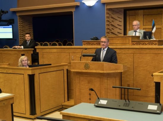 Täiskogu istung, Jaak Aab, Jüri Luik, Siim Kiisler ja Toomas Tõniste andsid ametivande