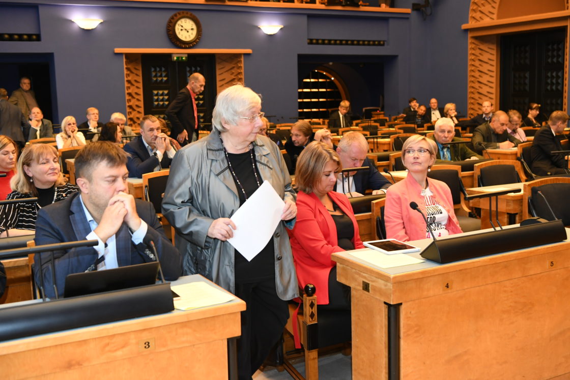 Täiskogu istung, Olulise tähtsusega riikliku küsimuse „Eesti demokraatia ohud ja väljakutsed“ arutelu