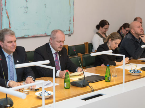 Väliskomisjon sai ülevaate Eesti tegevusest soome-ugri hõimurahvaste toetamisel