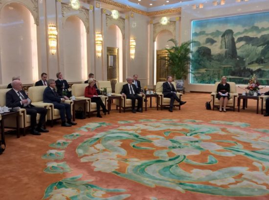 Riigikogu esimees Eiki Nestor on koos Põhja- ja Baltimaade kolleegidega visiidil Hiinas, Taevase rahu väljak