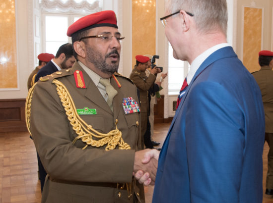 Riigikaitsekomisjoni esimees Hannes Hanso kohtus Omaani Sultanaadi Kaitsekolledži kõrgematest ja vanemohvitseridest koosneva delegatsiooniga