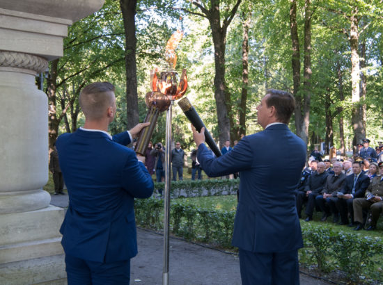 Riigikogu esimees Eiki Nestor osales võidupühaga seotud sündmustel Tallinnas