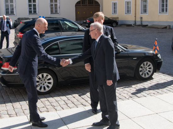 Riigikogu esimees Eiki Nestor, väliskomisjoni esimees Marko Mihkelson ja Eesti-Hollandi parlamendirühma esimees Martin Repinski kohtusid Hollandi kuninga Willem-Alexanderiga