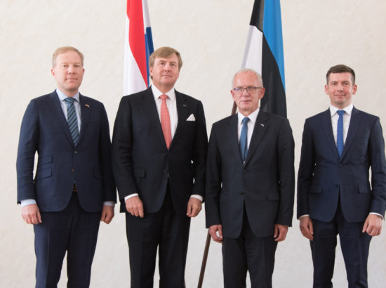 Riigikogu esimees Eiki Nestor, väliskomisjoni esimees Marko Mihkelson ja Eesti-Hollandi parlamendirühma esimees Martin Repinski kohtusid Hollandi kuninga Willem-Alexanderiga