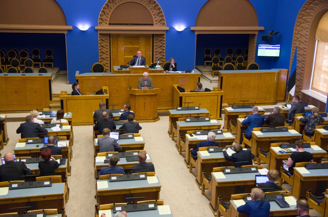 Täiskogu istung, olulise tähtsusega riikliku küsimusena riigireformi arutelu