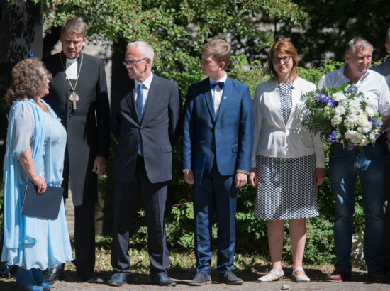 Riigikogu esimees Eiki Nestor pidas kõne ja asetas Riigikogu nimel pärja juuniküüditamise mälestustseremoonial