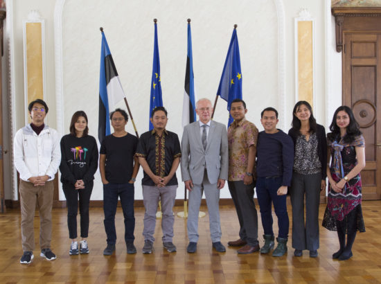 Riigikogu esimees Eiki Nestor kohtus Välisministeeriumi ja Tallinna Ülikooli tutvustusprogrammi raames välisajakirjanikega Indoneesiast ja Filipiinidelt