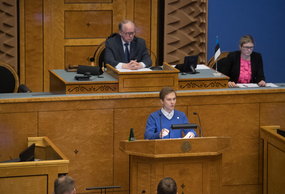 Täiskogu istung, olulise tähtsusega riikliku küsimuse "Eesti vajab põlevkivienergeetikast väljumise strateegiat ehk PÕXITit" arutelu
