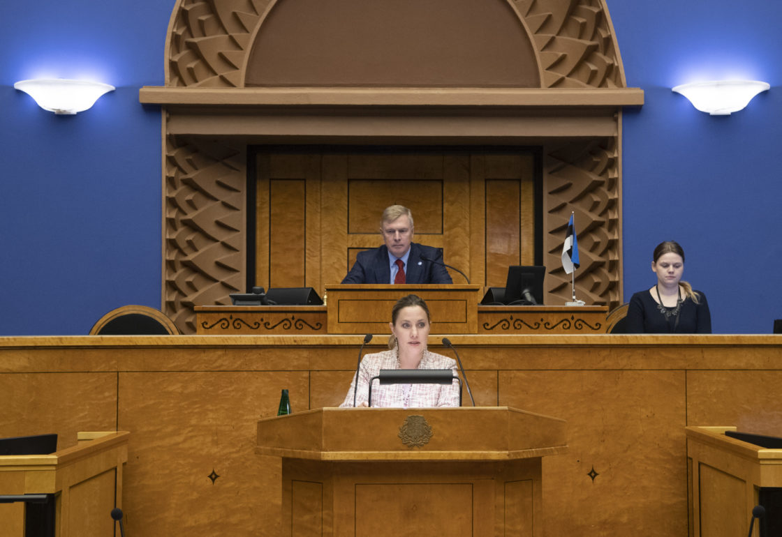 Täiskogu istung. Katri Raiki ametivanne; Riigikogu avalduse "ÜRO globaalse ränderaamistiku kohta" eelnõu arutelu