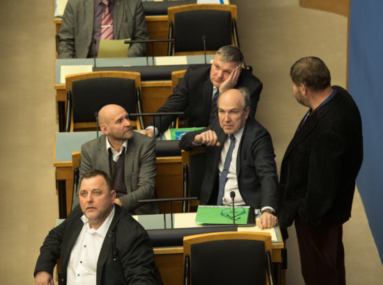 Riigikogu istung 3.12.2018, avaldus Ukraina toetuseks