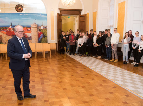 Eesti Ajutise Valitsuse ministrite fotoskulptuuride näituse avamine