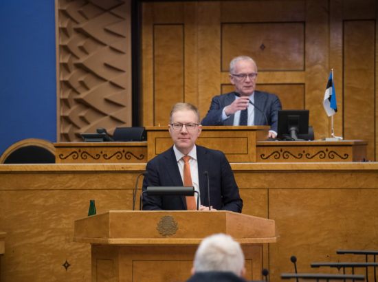 Täiskogu istung, välispoliitika arutelu olulise tähtsusega riikliku küsimusena