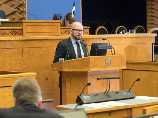 Täiskogu istung, Eesti Vabaerakonna fraktsiooni algatatud olulise tähtsusega riikliku küsimuse „Infojulgeolek, sellega seotud ohud demokraatiale ja õigusriigile“ arutelu