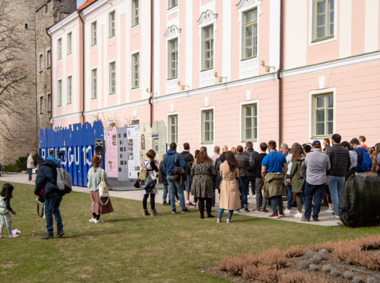 Näituse "Riigikogu 100" avamine Toompeal Kuberneri aias