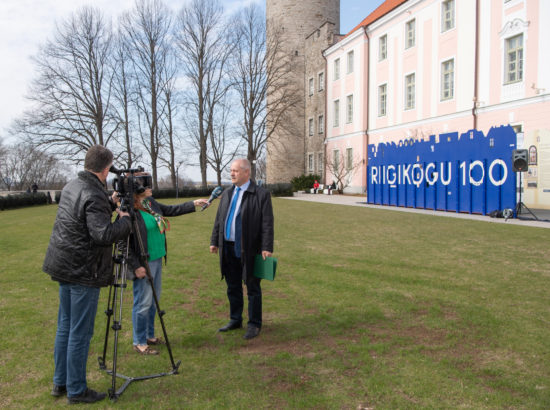 Näituse "Riigikogu 100" avamine Toompeal Kuberneri aias