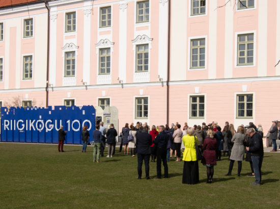 Näituse "Riigikogu 100" avamine Toompeal Kuberneri aias