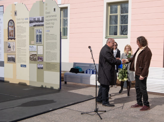 Näituse "Riigikogu 100" avamine Toompeal Kuberneri aias