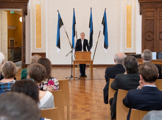 Ajalooraamatu "Eesti parlament 1917-1940" esitlus Toompea lossi Valges saalis