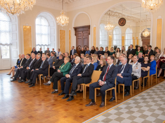 Ajalooraamatu "Eesti parlament 1917-1940" esitlus Toompea lossi Valges saalis