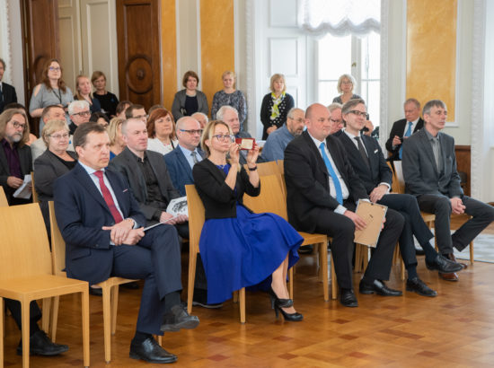 Riigikogu 100. sünnipäevale pühendatud postmargi esitlus