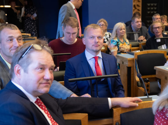 Täiskogu istung, ametivande andsid Riigikogu liikmed Jaak Juske ja Lauri Läänemets