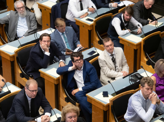 Riigikogu erakorraline istungjärk, umbusalduse avaldamine peaminister Jüri Ratasele