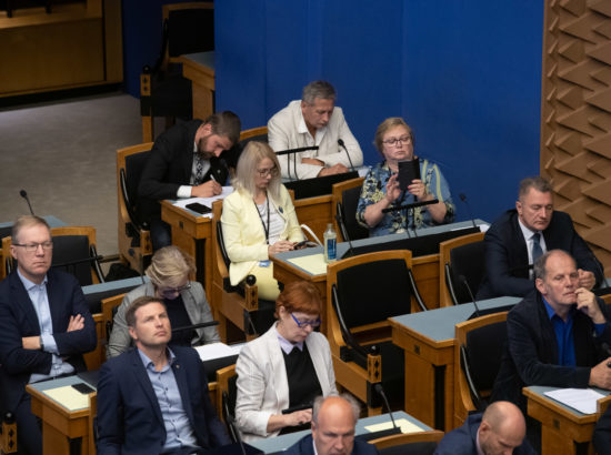 Riigikogu erakorraline istungjärk, umbusalduse avaldamine peaminister Jüri Ratasele