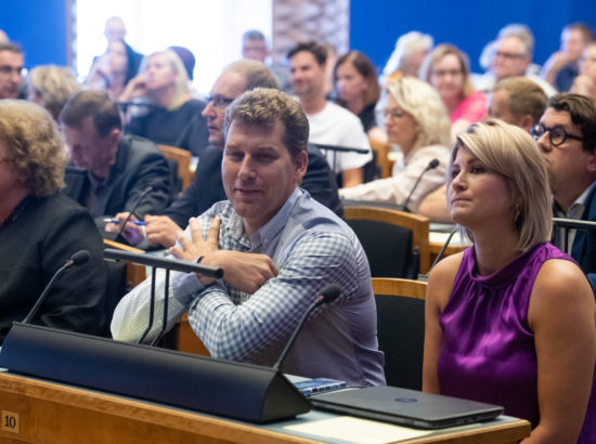 Riigikogu erakorraline istungjärk, umbusalduse avaldamine peaminister Jüri Ratasele