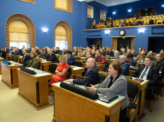Riigikogu sügisistungjärgu viimane istung, jõuluvana külaskäik