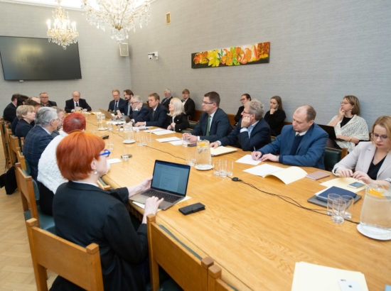 Väliskomisjoni ja kultuurikomisjoni ühisistung soome-ugri teemal