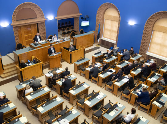 Täiskogu istung, välispoliitika arutelu olulise tähtsusega riikliku küsimusena. Välisminister Urmas Reinsalu ettekanne.