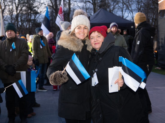 Eesti vabariigi 102. aastapäeva lipuheiskamise tseremoonia, konfereeris Voldemar Panso preemia laureaat Maarja Johanna Mägi