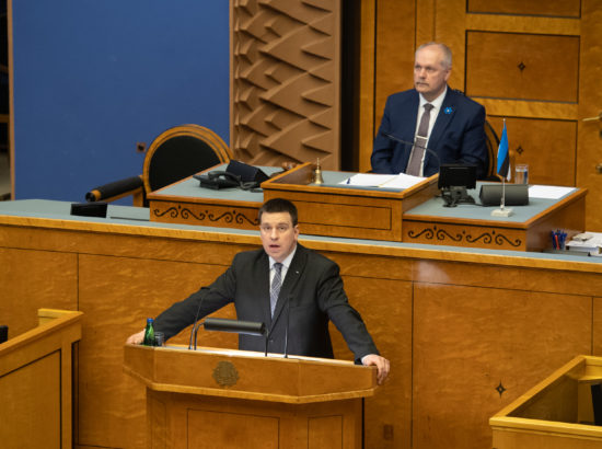 Täiskogu täiendav istung, 2020. aasta lisaeelarve seaduse eelnõu üleandmine. Peaminister Jüri Ratase politiiline avaldus.