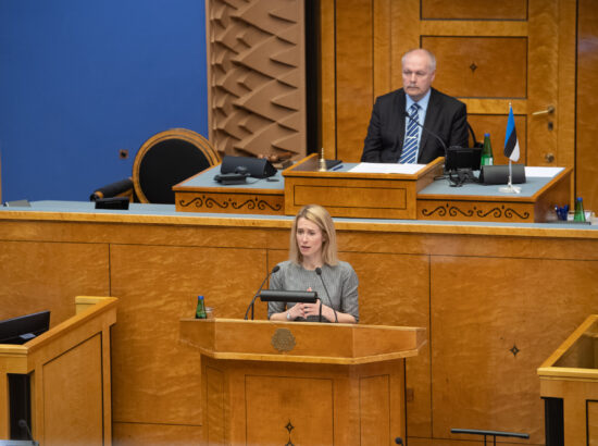 Olulise tähtsusega riikliku küsimuse „Elu pärast kriisi – terve ühiskonnana edasi“ arutelu. Sotsiaaldemokraatliku Erakonna fraktsiooni esimehe Indrek Saare ettekanne.