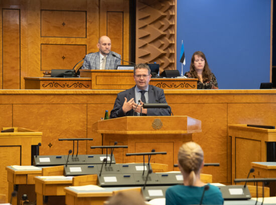 Riigikogu sai Riigikohtu esimehelt Villu Kõvelt ülevaate kohtute tööst.