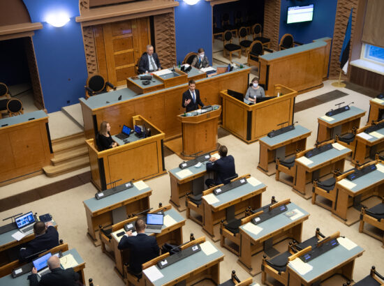 Täiskogu istung, olulise tähtsusega riikliku küsimuse „Estonia hukk – kas tõde tõuseb viimaks pinnale?“ arutelu