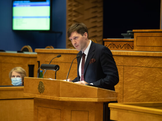 Täiskogu istung, rahandusminister Martin Helme umbusaldamine. Eesti Reformierakonna fraktsiooni esimees Kaja Kallas.