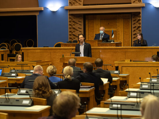 Täiskogu istung, rahandusminister Martin Helme umbusaldamine. Eesti Reformierakonna fraktsiooni esimees Kaja Kallas.