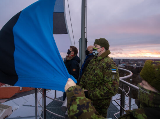 Lipuheiskamine koos Kaitseliidu Toompea malevkonna esindajatega