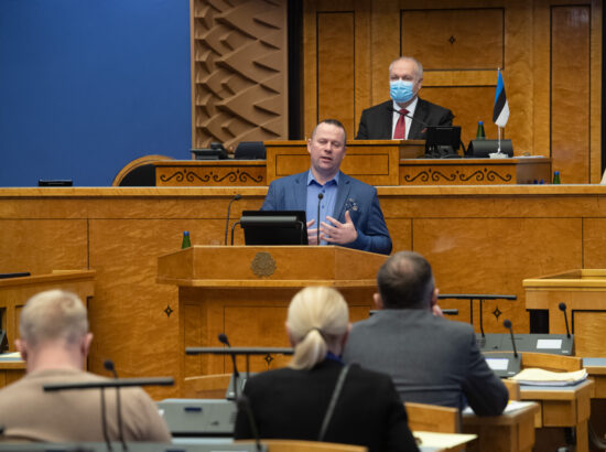 Täiskogu istung, olulise tähtsusega riikliku küsimuse „Rohepööre – nii väljakutse kui võimalus Eesti jaoks“ arutelu. Euroopa Komisjoni energeetikavolinik Kadri Simson.