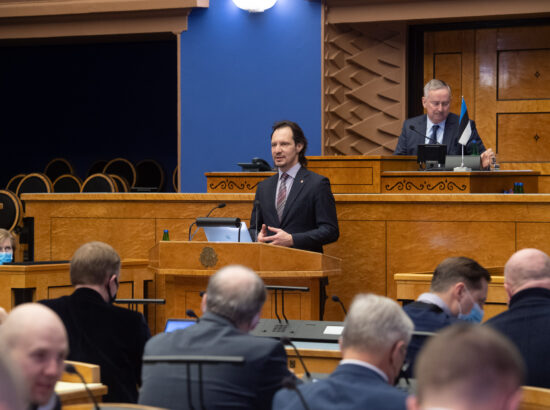 Täiskogu istung, Riigikogu otsuse „Rahvahääletuse korraldamine abielu mõiste küsimuses“ eelnõu esimene lugemine