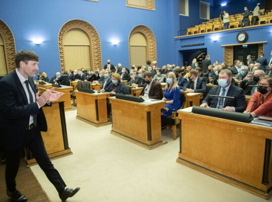 Täiskogu istung, Riigikogu otsuse „Rahvahääletuse korraldamine abielu mõiste küsimuses“ eelnõu esimene lugemine