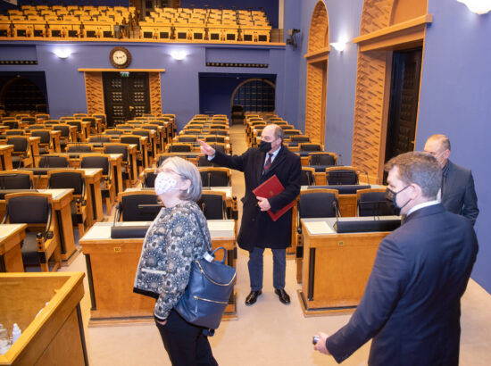 Riigikaitsekomisjoni esimees Andres Metsoja, komisjoni liige Ants Laaneots ja Ühendkuningriigi kaitseminister Ben Wallace