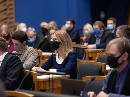 Koalitsioonilepingu allkirjastamine. Peaministrikandidaat Kaja Kallas ja peaminister Jüri Ratas.