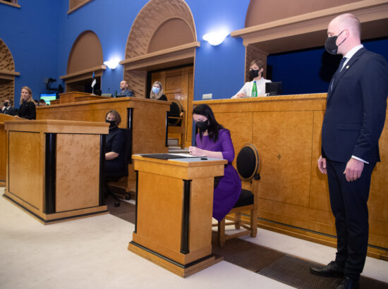 Täiskogu istung, uue valitsuse liikmed andsid ametivande, 26. jaanuar 2021. Keskkonnaminister Tõnis Mölder.