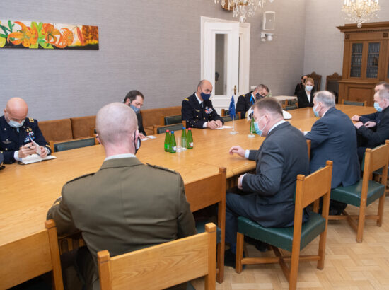 Riigikaitsekomisjoni kohtumine NATO arendusväejuhatuse ülema kindral André Lanataga