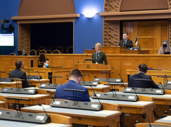 Täiskogu istung, välispoliitika arutelu olulise tähtsusega riikliku küsimusena