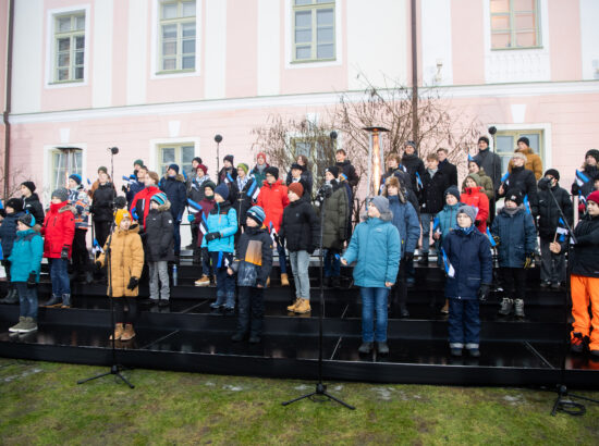 Eesti Vabariigi 103. aastapäeva lipuheiskamise tseremoonia. President Kersti Kaljulaid, peaminister Kaja Kallas, Riigikogu aseesimees Hanno Pevkur ja Eesti Evangeelse Luterliku Kiriku peapiiskop Urmas Viilma.